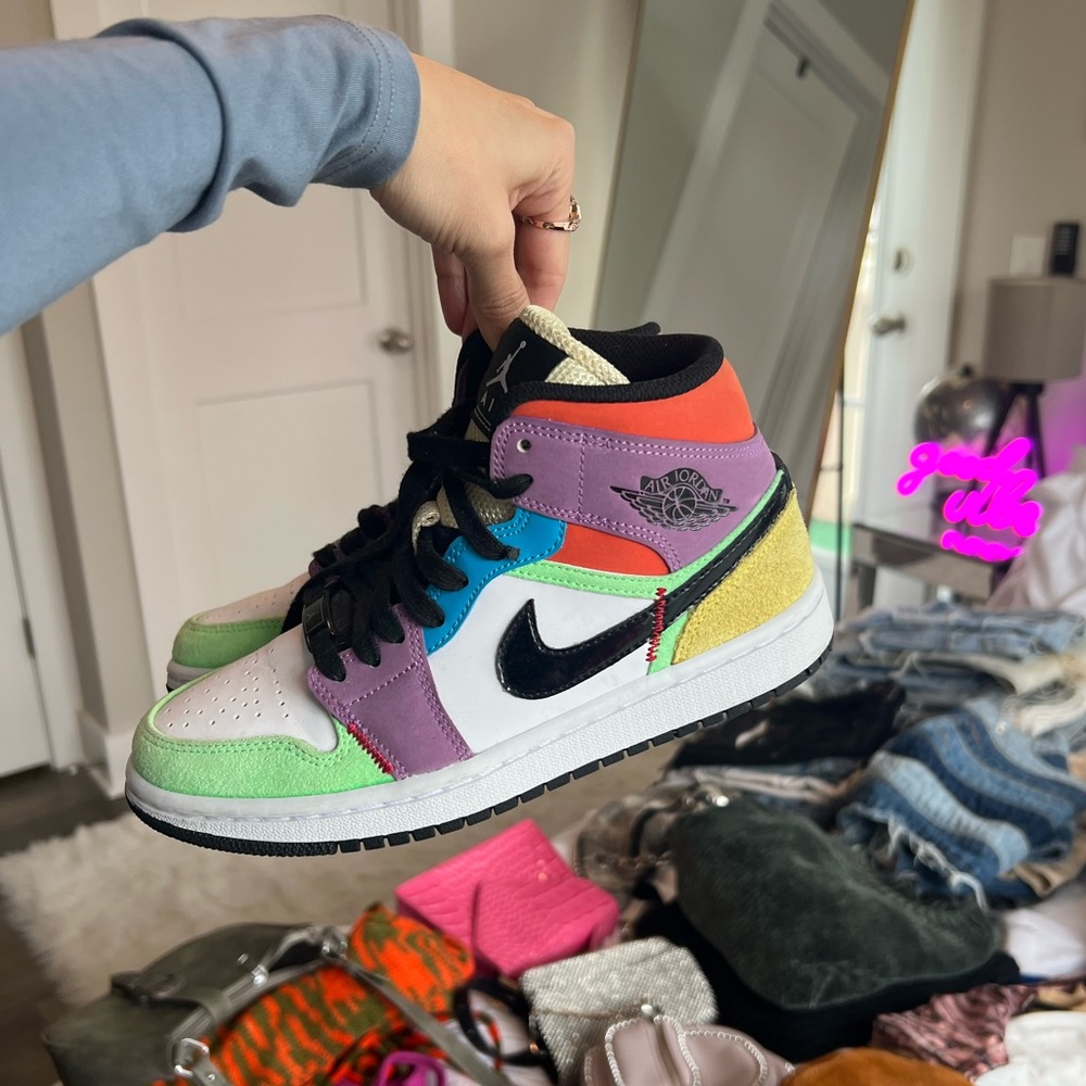 Women’s Nikes Air Jordan 1
